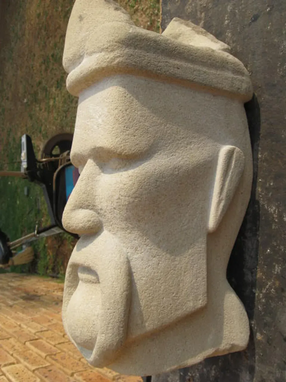 Head, sandstone